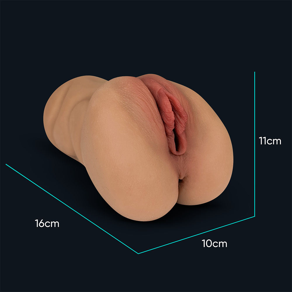 Dimensions of Claire pocket pussy: 16 cm long, 10 cm wide, 11 cm high
